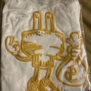 Milioni Plug activity tee